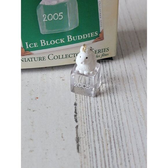 Hallmark ice Block Buddies 2005 Mini ornament Xmas bunny rabbit - Picture 2 of 5